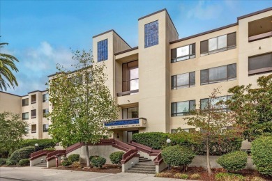 Lovely 2 bedroom/2 bath condo in Palo Alto. Located at the back