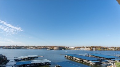 EXCLUSIVE COMPLEX and INCREDIBLE LOCATION - This beautiful top