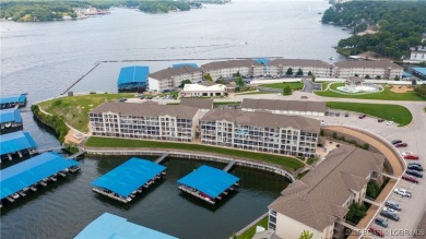 EXCLUSIVE COMPLEX and INCREDIBLE LOCATION - This beautiful top