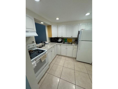 Perfect location of 1 bed 1 bath newly remodeled 1st floor unit