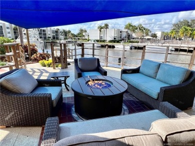 Beautiful boat basin/marina views from this great 1BR/1.5BA