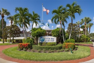 Beautiful boat basin/marina views from this great 1BR/1.5BA