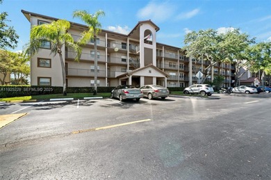 Beautiful 1/1.5 condo whit 1045 sf Living area in a gated
