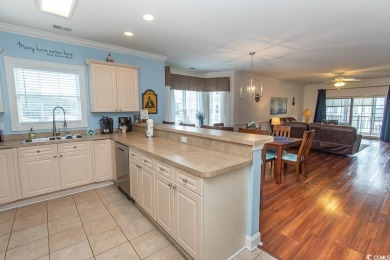 This beautiful lake view end 3-bedroom 2-bathroom FULLY