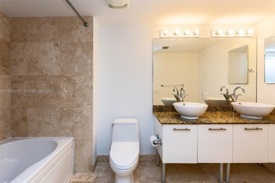 BEAUTIFUL LOFT WITH SPECTACULAR VIEWS OVERLOOKING THE BRICKELL