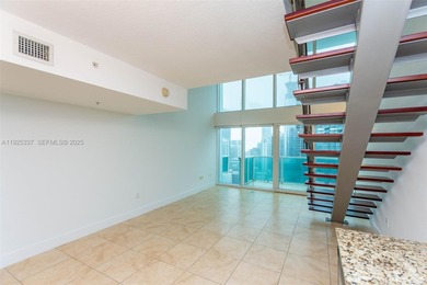 BEAUTIFUL LOFT WITH SPECTACULAR VIEWS OVERLOOKING THE BRICKELL