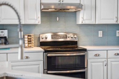 Paradise found on the Intracoastal Waterway! This extraordinary