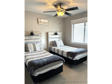 LAZY DAYS - TOP FLOOR LAKEFRONT CONDO Welcome to your serene