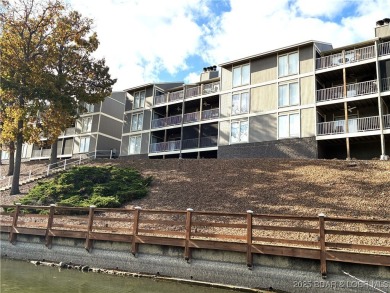 LAZY DAYS - TOP FLOOR LAKEFRONT CONDO Welcome to your serene