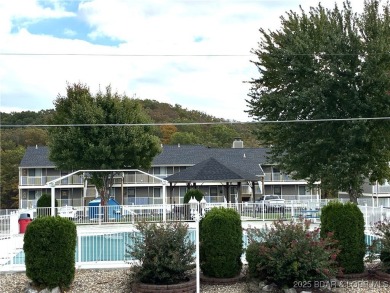 LAZY DAYS - TOP FLOOR LAKEFRONT CONDO Welcome to your serene