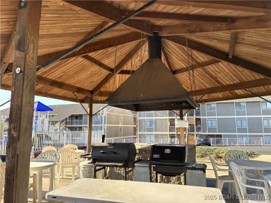 LAZY DAYS - TOP FLOOR LAKEFRONT CONDO Welcome to your serene