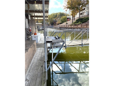 LAZY DAYS - TOP FLOOR LAKEFRONT CONDO Welcome to your serene