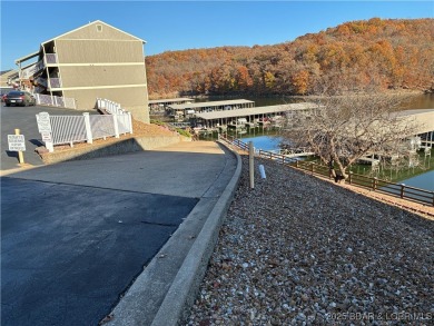 LAZY DAYS - TOP FLOOR LAKEFRONT CONDO Welcome to your serene