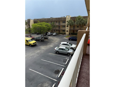 Clean , spacious and convenient unit. 
  1 bathroom redone