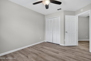 Located in the Fort Hammocks of Arlington, this spacious