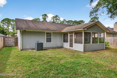 Located in the Fort Hammocks of Arlington, this spacious