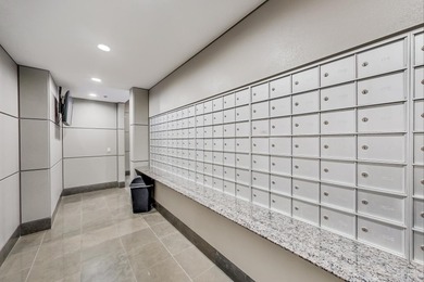 Bright and spacious 2 bed, 2 bath condo with incredible south