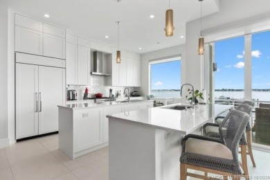 Welcome to River House! Live in downtown Stuart in luxury and