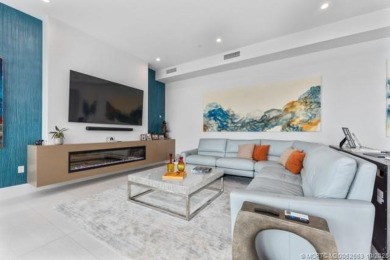 Welcome to River House! Live in downtown Stuart in luxury and