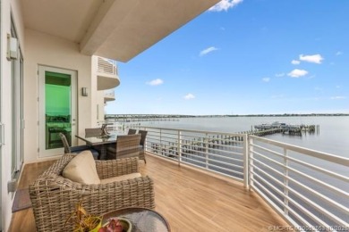 Welcome to River House! Live in downtown Stuart in luxury and