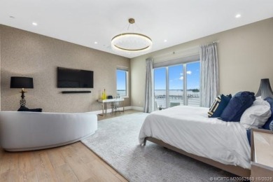 Welcome to River House! Live in downtown Stuart in luxury and