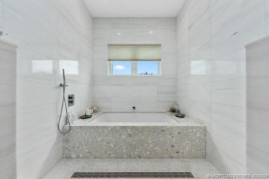 Welcome to River House! Live in downtown Stuart in luxury and