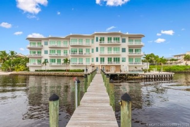 Welcome to River House! Live in downtown Stuart in luxury and
