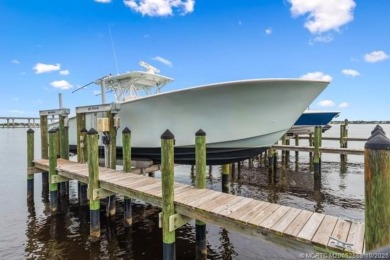 Welcome to River House! Live in downtown Stuart in luxury and