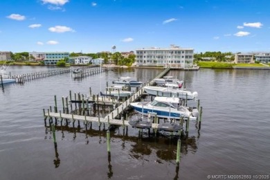 Welcome to River House! Live in downtown Stuart in luxury and
