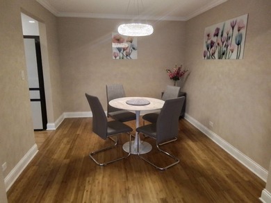 Bright Chateau unit with large rooms and beautiful lake views