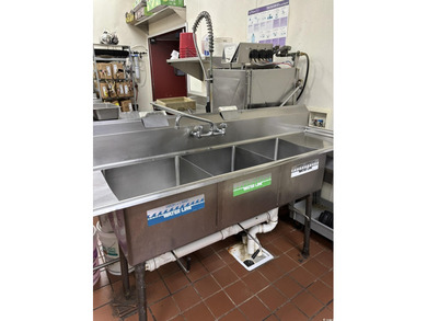 Prime opportunity in Myrtle Beach! This established 95-seat