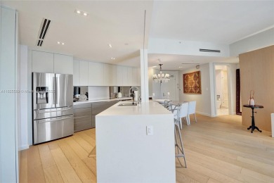 Luxurious and professionally decorated 2 bedroom/2 bathroom unit