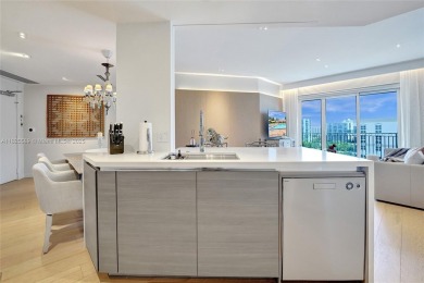 Luxurious and professionally decorated 2 bedroom/2 bathroom unit