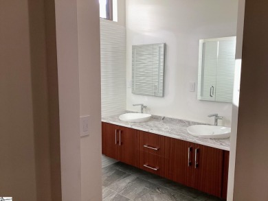 85 Cleveland Street 202