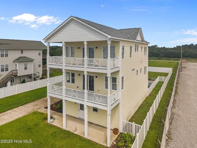 A beautiful private home near the water in Sneads Ferry with