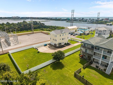 A beautiful private home near the water in Sneads Ferry with