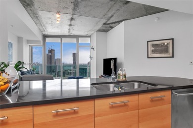 Light and bright modern 1/1.5 in wonderful Midtown 4. Enjoy the