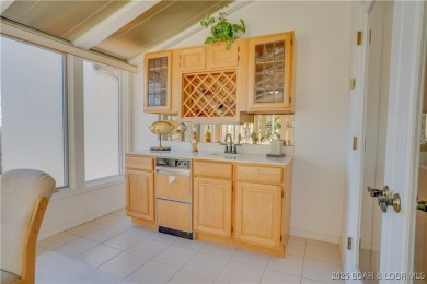 Beautiful, turnkey-furnished 3-bed, 2-bath corner condo in Four