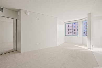 NEW LISTING! NEW CARPET! NEW PAINT! CLOSE TO ELEVATORS! Great