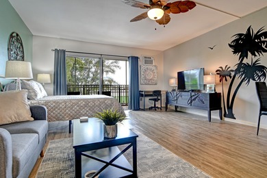 Beautiful top floor unit in a great location. Vinyl plank & tile