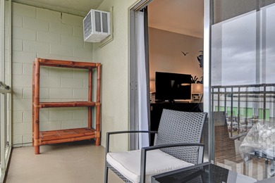 Beautiful top floor unit in a great location. Vinyl plank & tile