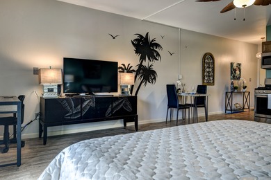 Beautiful top floor unit in a great location. Vinyl plank & tile