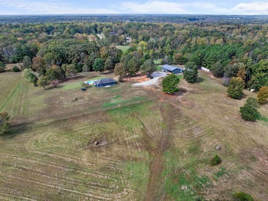 Two addresses sold as one! Live, hunt, work, and play on this