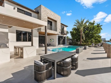 Set on the most coveted isle in Las Olas, this newly constructed