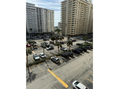 Beautiful corner Unit in front of the Beach   Great Location in