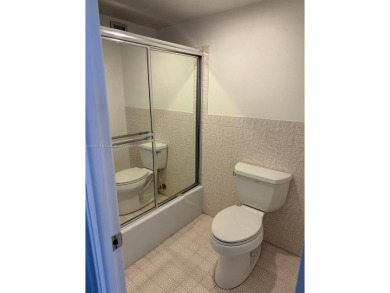 Beautiful corner Unit in front of the Beach   Great Location in