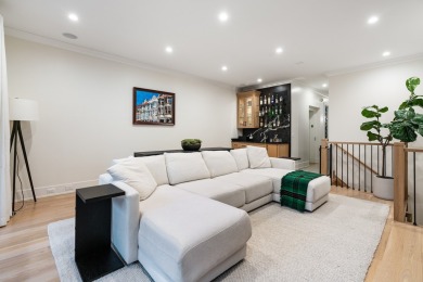 Exceptional Lincoln Park Residence - Lives Like a Single-Family