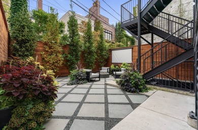 Exceptional Lincoln Park Residence - Lives Like a Single-Family