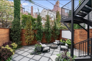 Exceptional Lincoln Park Residence - Lives Like a Single-Family