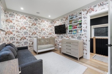 Exceptional Lincoln Park Residence - Lives Like a Single-Family